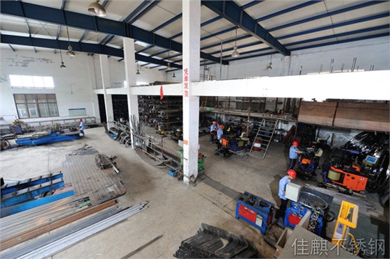 不銹鋼管加工車(chē)間